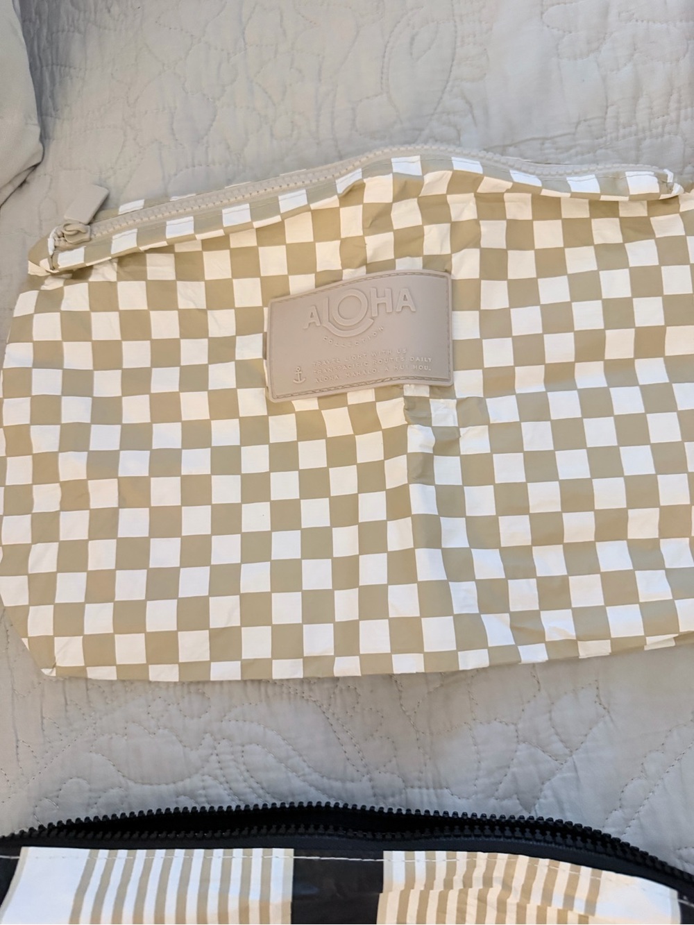 ALOHA Collection Black Travel Tote and Pouches (5 pieces) - Picture 9 of 9